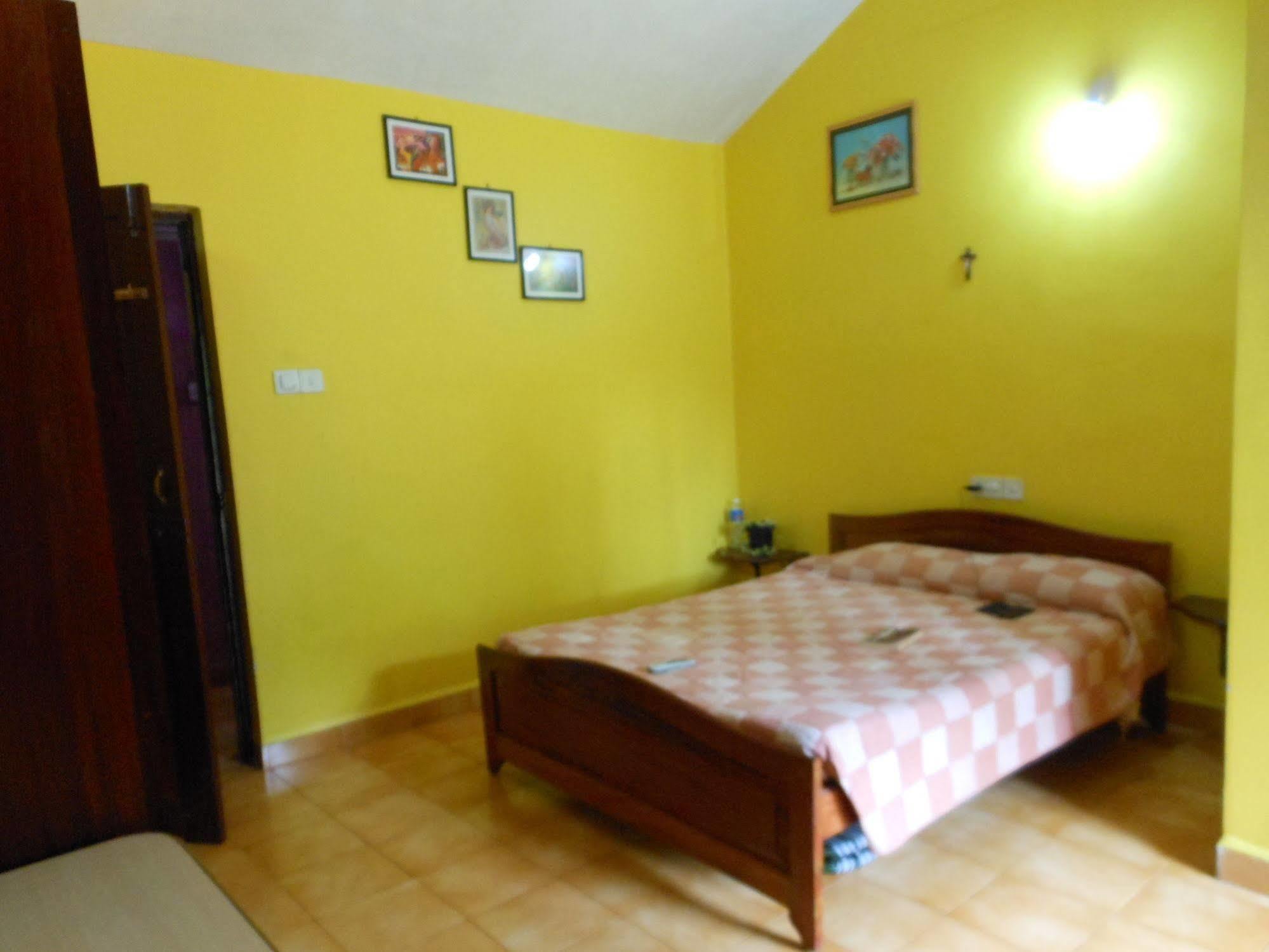 Jes Guest House Majorda Ngoại thất bức ảnh
